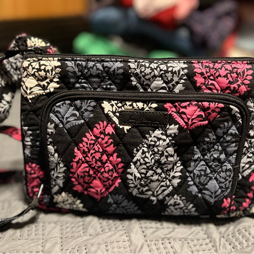 Vera Bradley retired Pattern Canterberry Magenta.